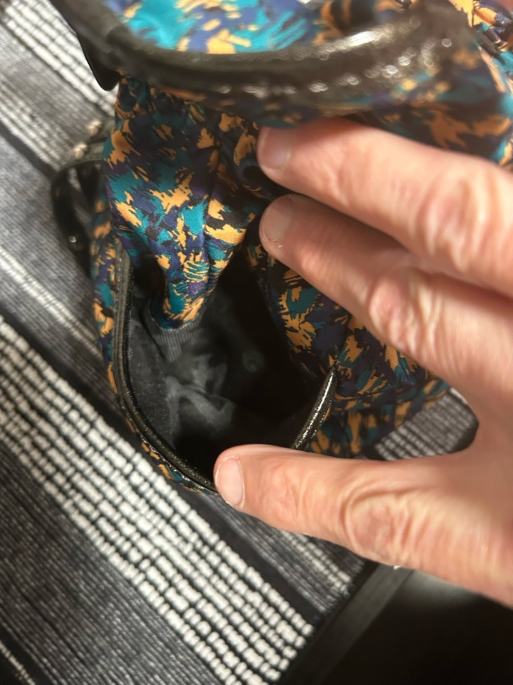 Kathy Van Zeeland Y2K Ruffle Top Teal, Gold & Black Patterned Shoulder Bag - Picture 7 of 15